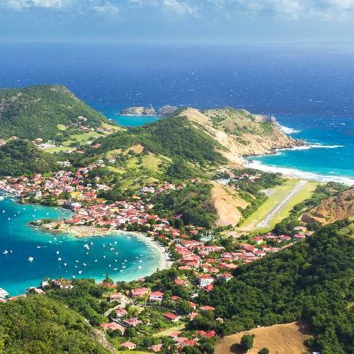 île de la Martinique avec eaux turquoises