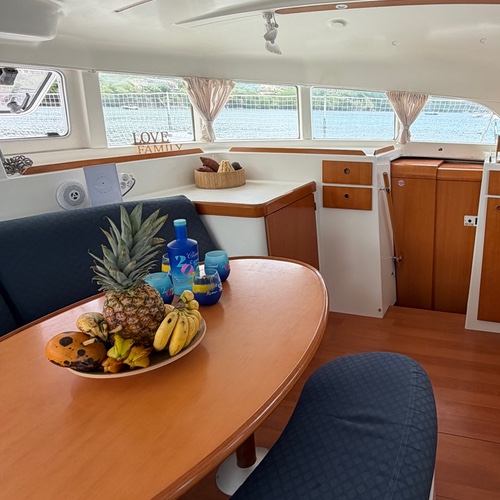 salla à manger du bateau