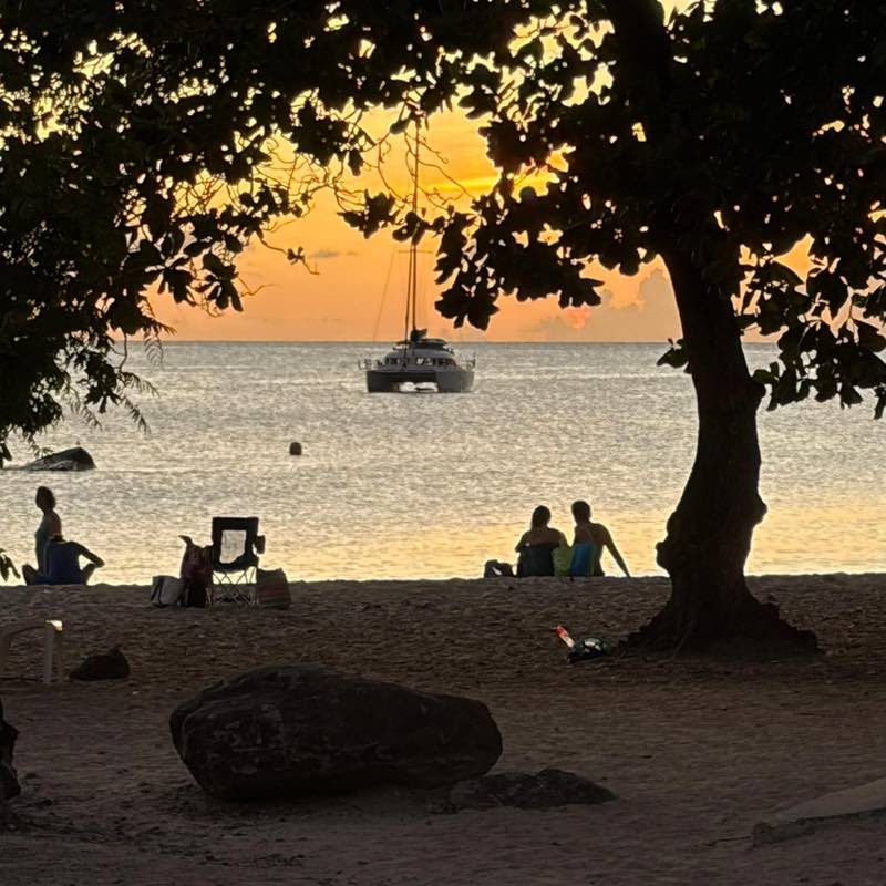 soirée sur une plage privée aux Caraïbes